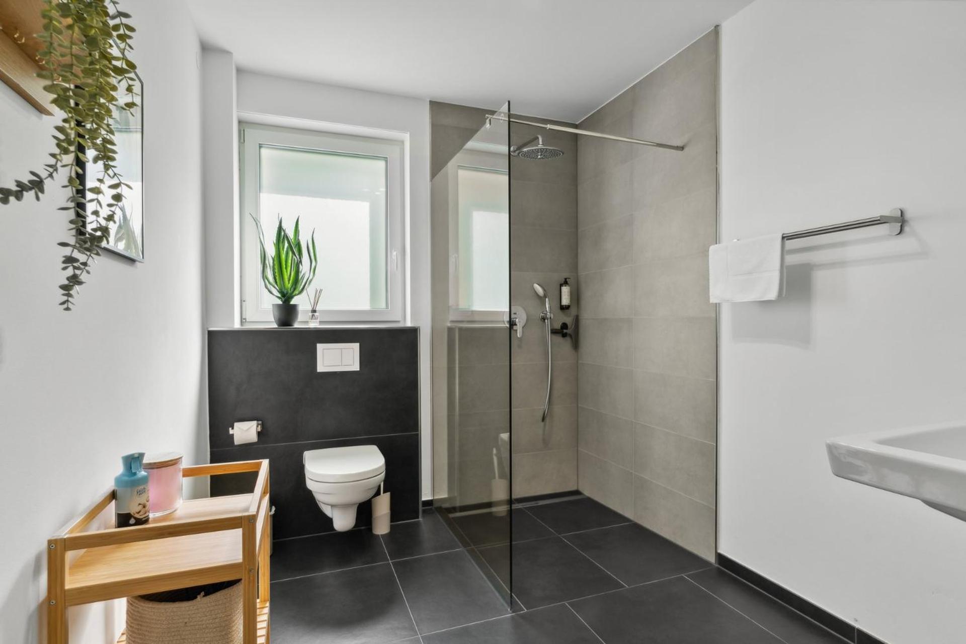 Deluxe Apartment In Bielefeld City Mit Parkplatz Und Terrasse Eksteriør bilde