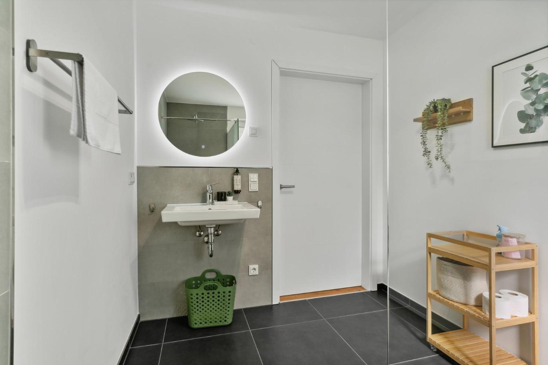 Deluxe Apartment In Bielefeld City Mit Parkplatz Und Terrasse Eksteriør bilde
